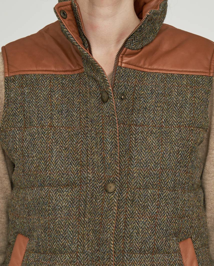 Damen-Steppweste „Lisa“ aus Harris Tweed mit Nappalederbesatz | Evergreen - Wellington of Bilmore