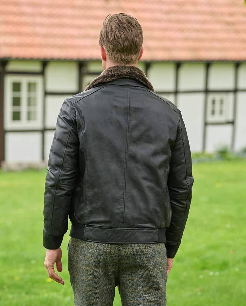 Fliegerblouson ''Jamy'' in schwarz aus feinstem Lammnappa mit echtem Lammfellkragen - Wellington of Bilmore