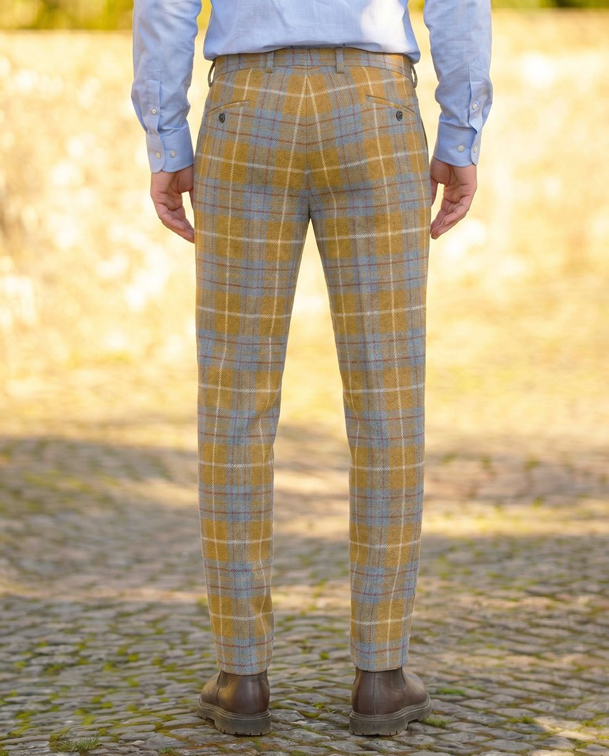 Harris Tweed Hose ''Mr. Miller " in amber check - Wellington of Bilmore