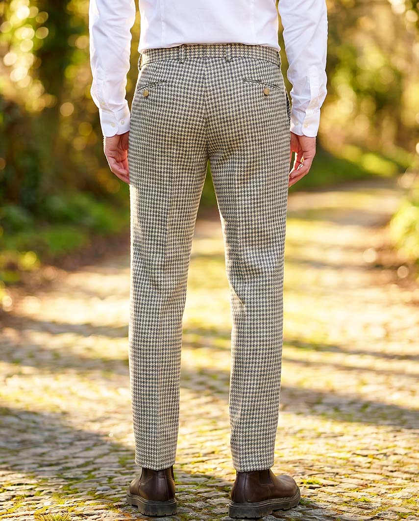 Harris Tweed Hose ''Mr. Miller " in grey - cream houndstooth - Wellington of Bilmore