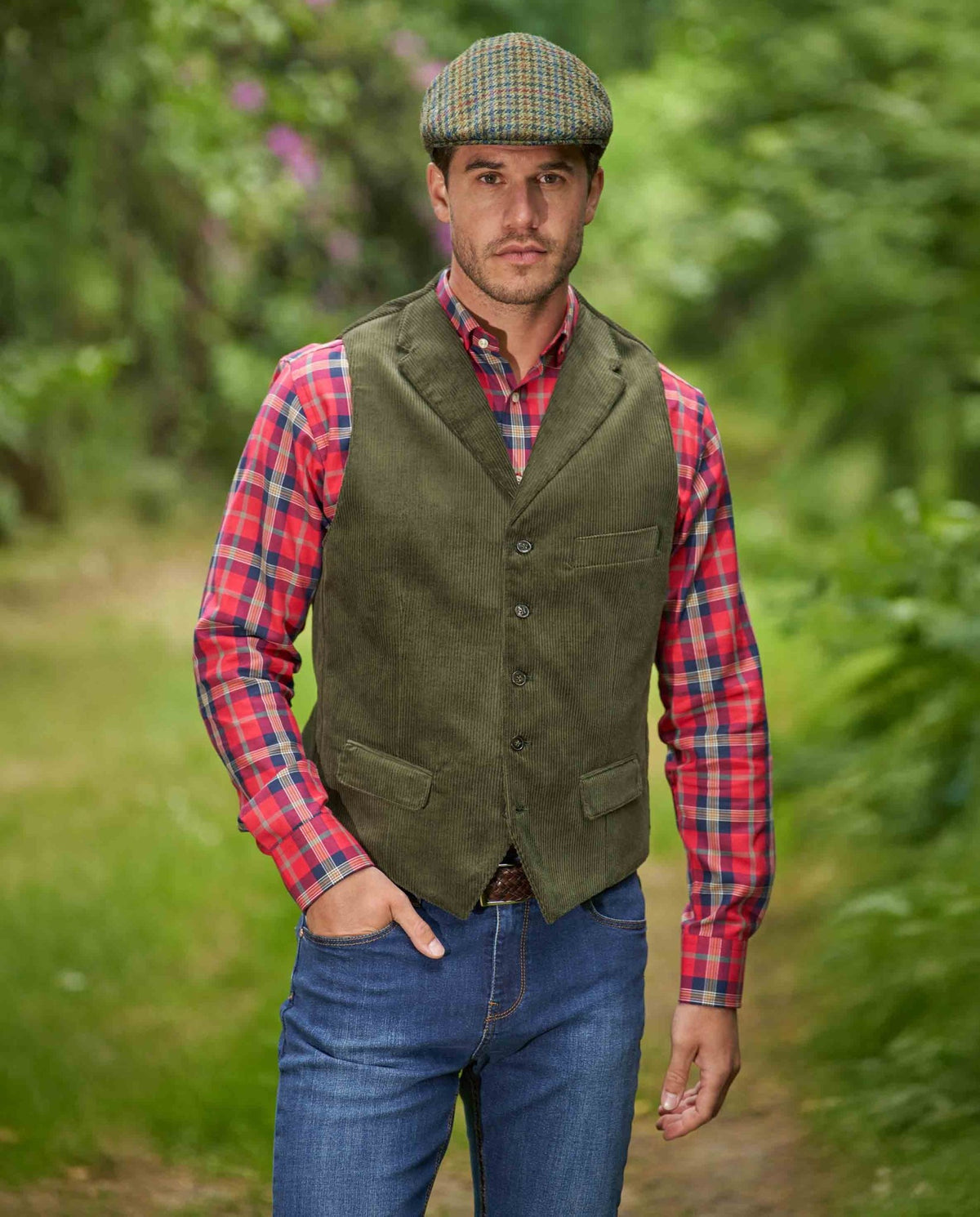 Herren Cord Weste "Wales" in moss green - Wellington of Bilmore