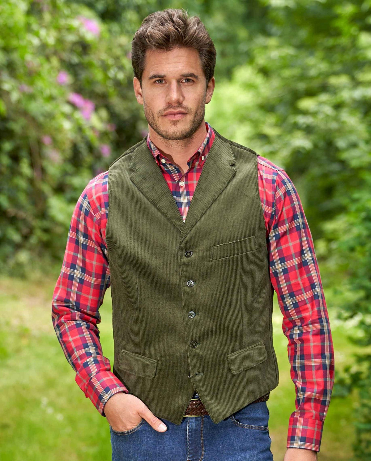 Herren Cord Weste "Wales" in moss green - Wellington of Bilmore