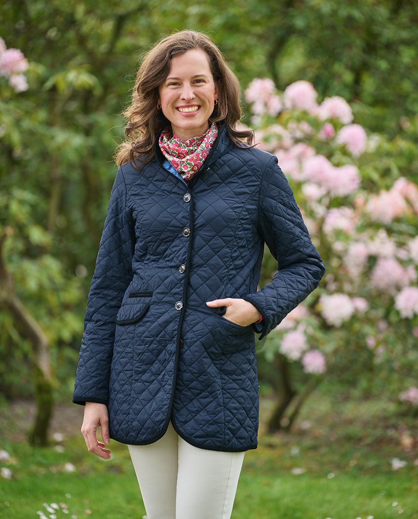 leichter Steppmantel ''Grace'' in navy - Wellington of Bilmore