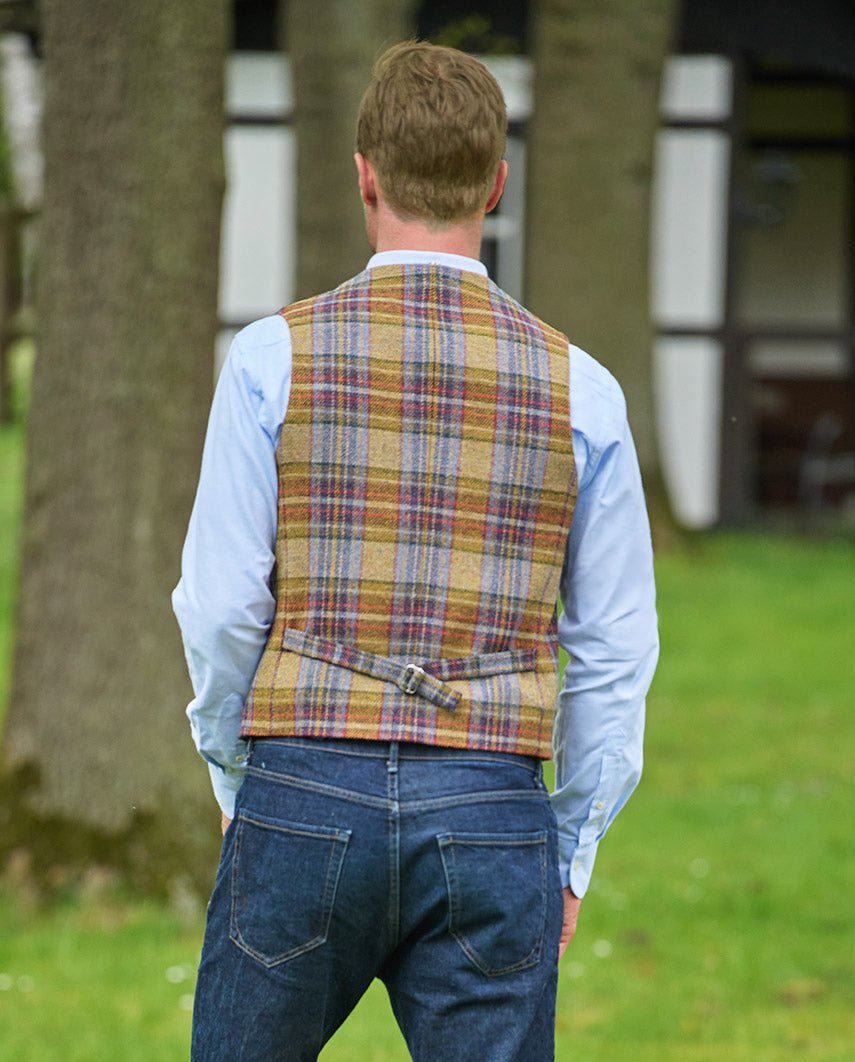 Magee Tweed Weste "Wales" in multicolor Check - Wellington of Bilmore