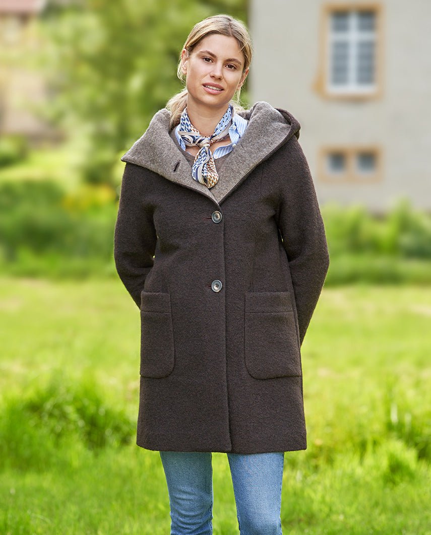 Walkmantel '' Sally'' mit Kapuze in chocobrown - Wellington of Bilmore