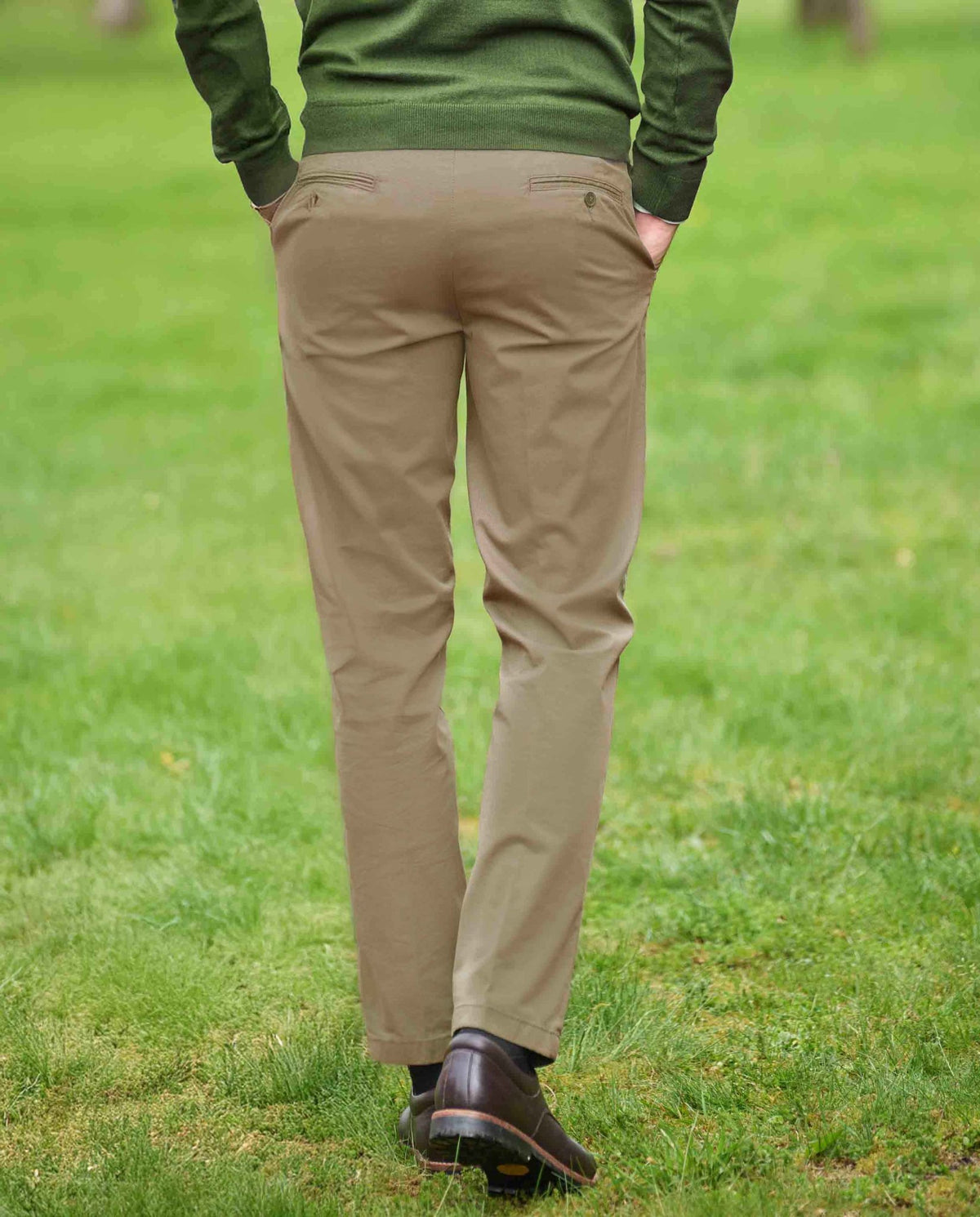 Winter Chino ''Mr. Jones'' in dark sand - Wellington of Bilmore