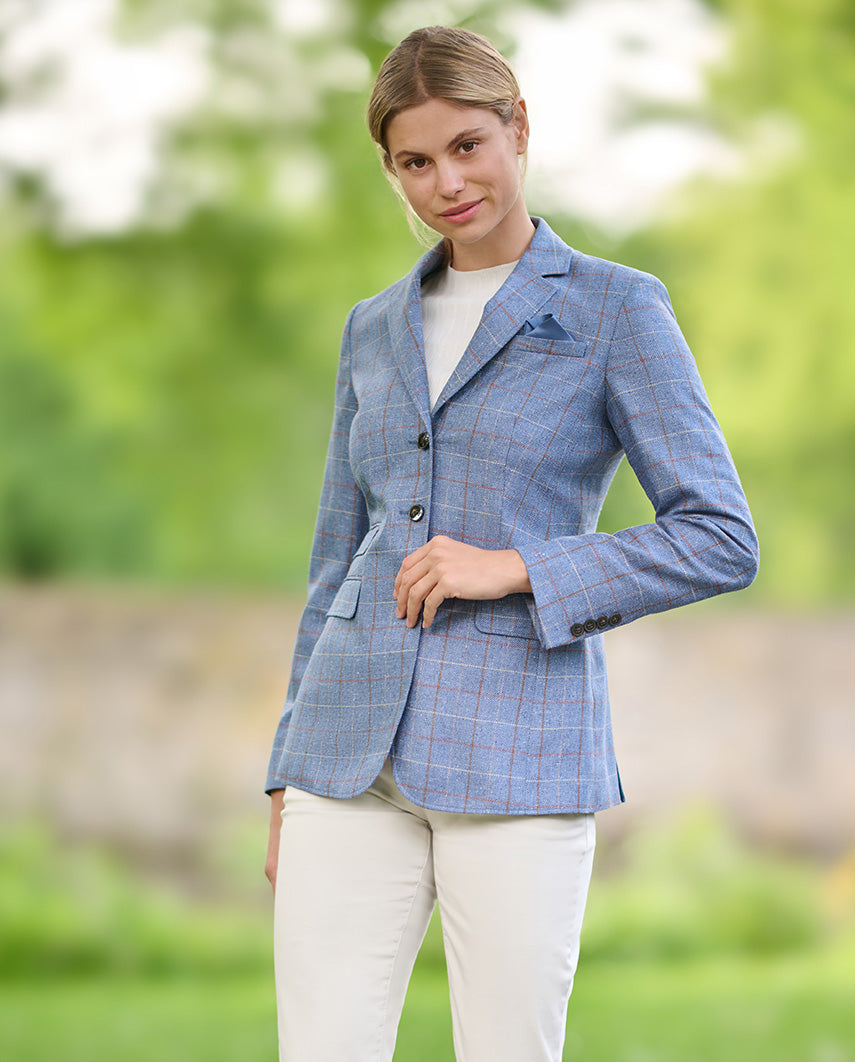hellblauer Seidenblazer "Carola" für Damen mit dezentem Überkaro