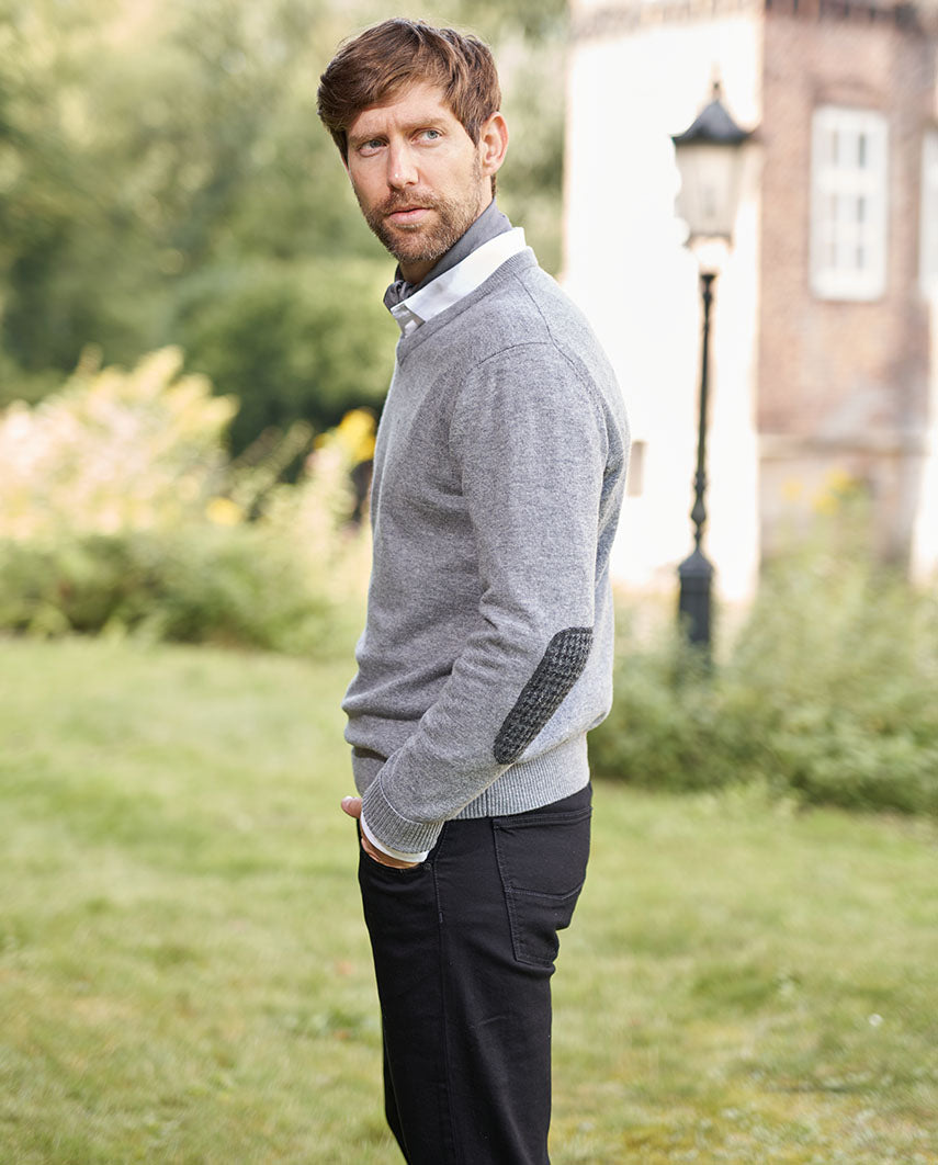 Men's Knitted Sweater "Jack" in Cloud Grey with Harris Tweed Appliqués