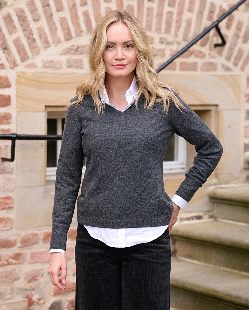 Damen Lambswool Pullover ''Mary'' in charcoal - Wellington of Bilmore