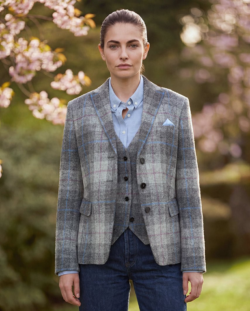 Harris Tweed Blazer ''Ladiesclub'' in Queen check - Wellington of Bilmore