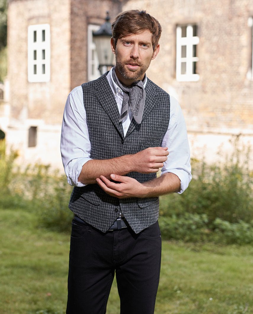 Harris Tweed Weste ''Wales'' in black houndstooth - Wellington of Bilmore