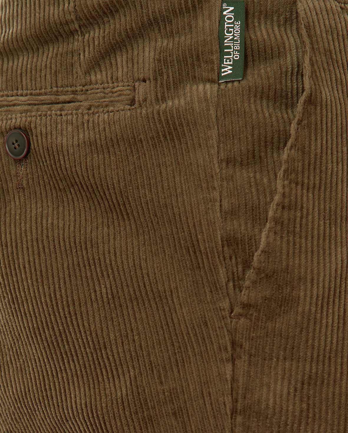 Herren Cordhose ''Mr. Bradley'' aus Genuacord in mud - Wellington of Bilmore
