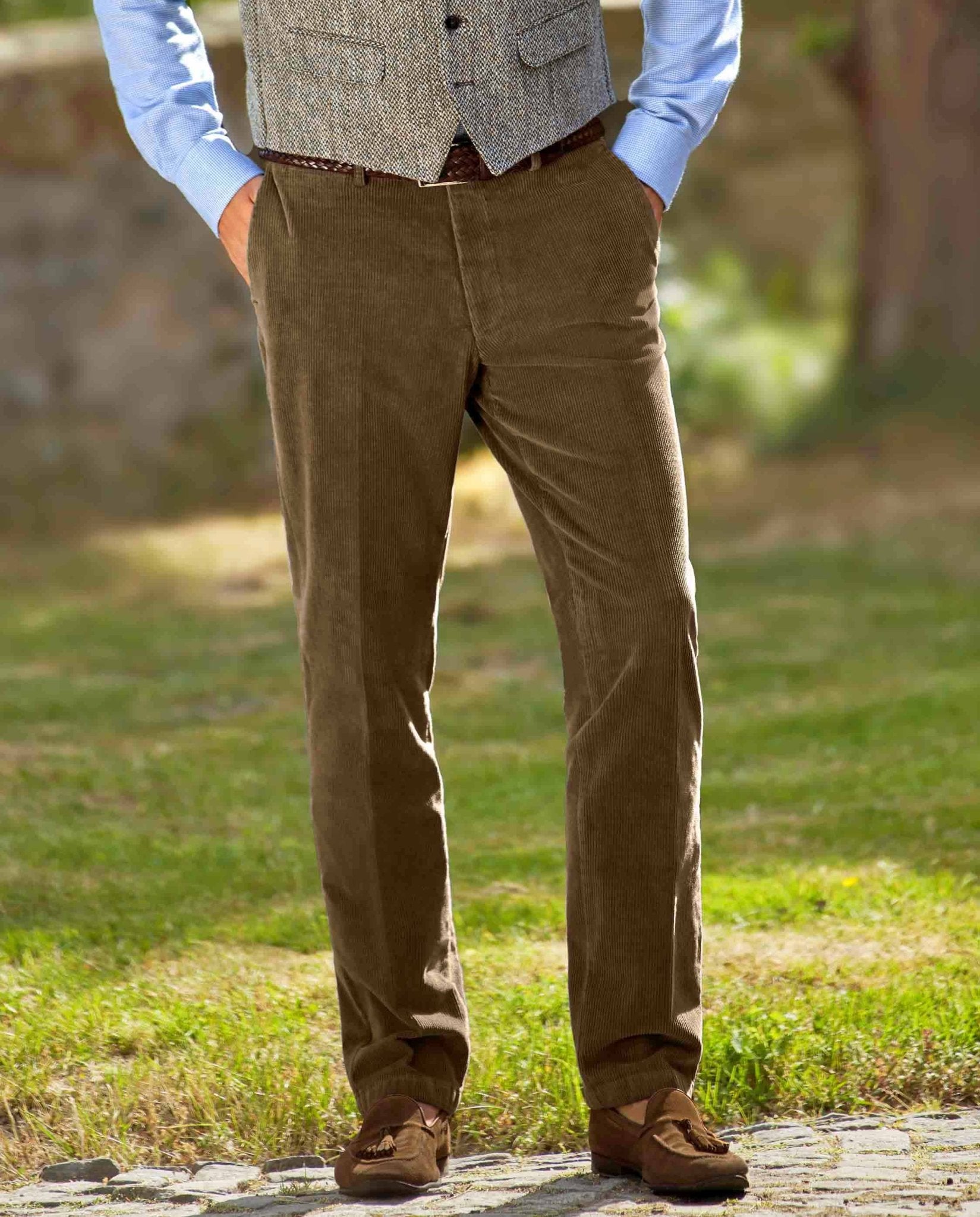 Herren Cordhose ''Mr. Bradley'' aus Genuacord in mud - Wellington of Bilmore