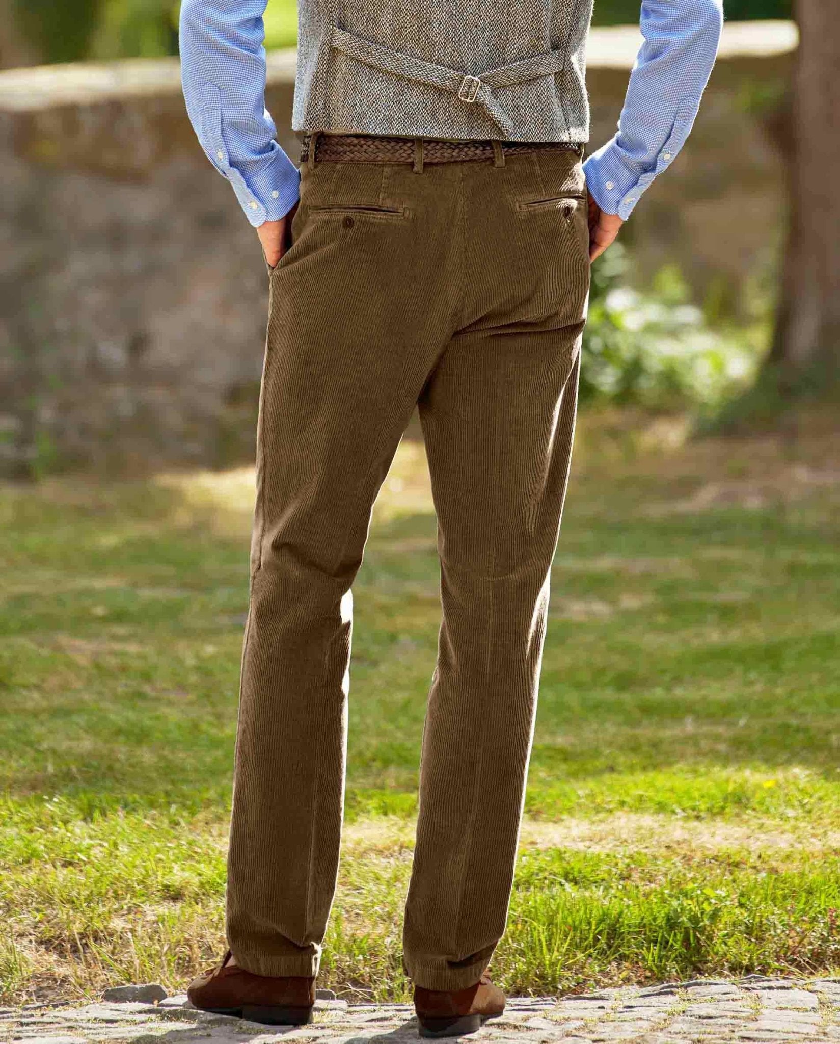 Herren Cordhose ''Mr. Bradley'' aus Genuacord in mud - Wellington of Bilmore