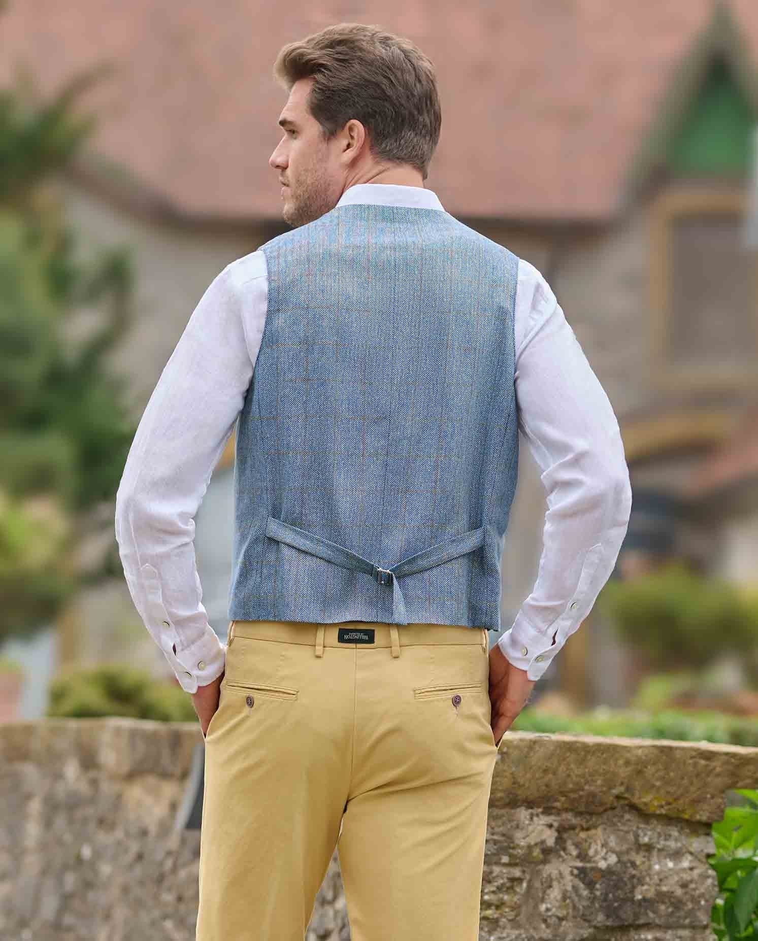 Sommerweste ''Wales'' aus reiner Seide in light blue check - Wellington of Bilmore