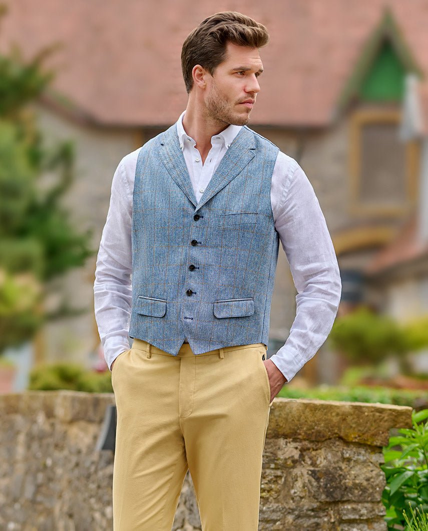 Sommerweste ''Wales'' aus reiner Seide in light blue check - Wellington of Bilmore