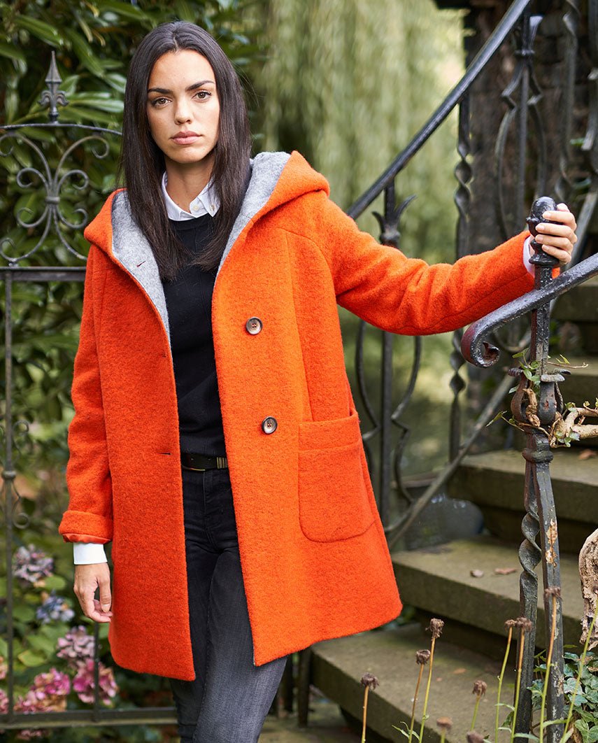 Walkmantel '' Sally'' mit Kapuze in burnt orange - Wellington of Bilmore